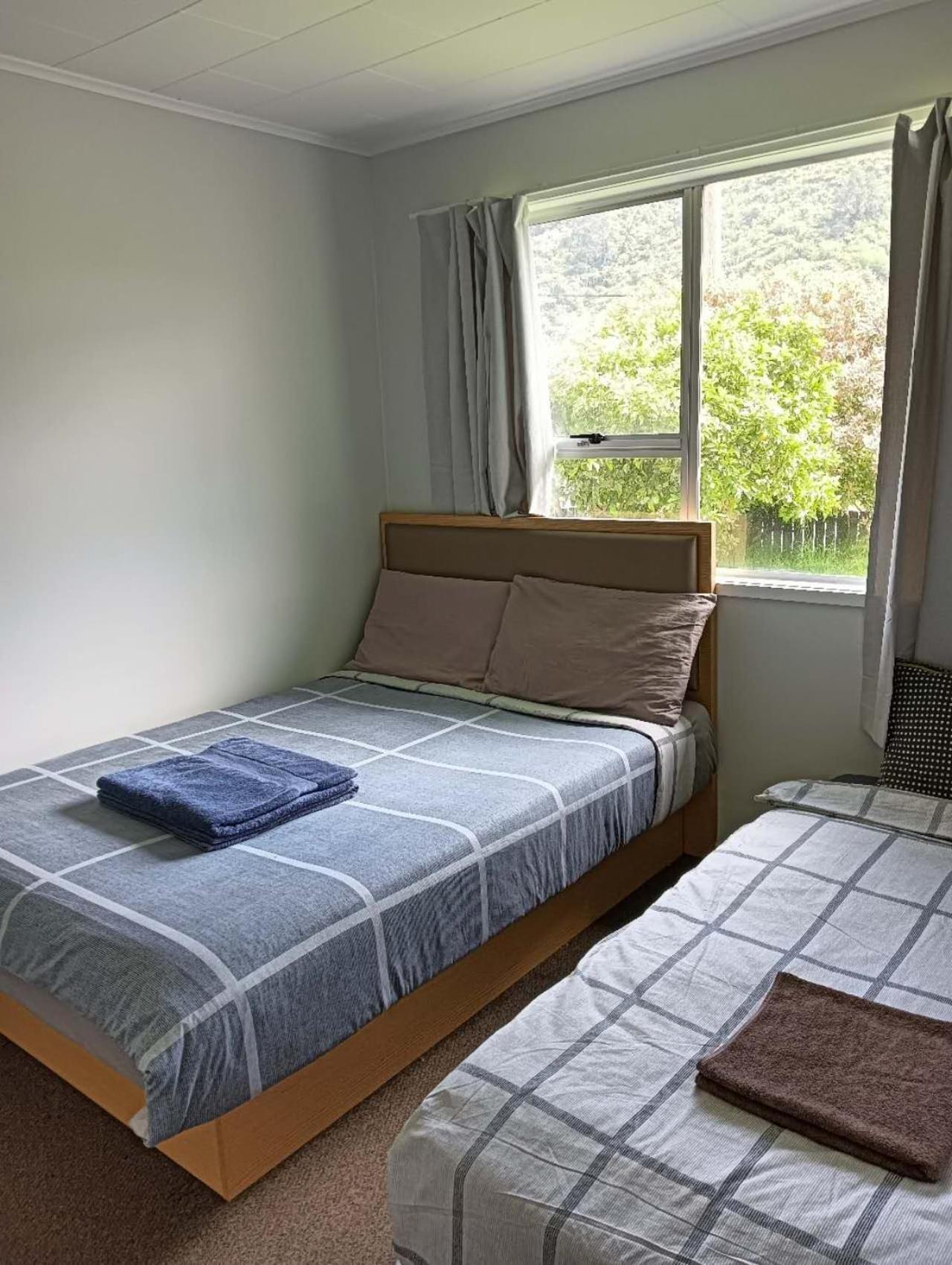 Three-Bedroom House A At 23 Mallard Drive, Selwyn Heights Rotorua Exterior photo